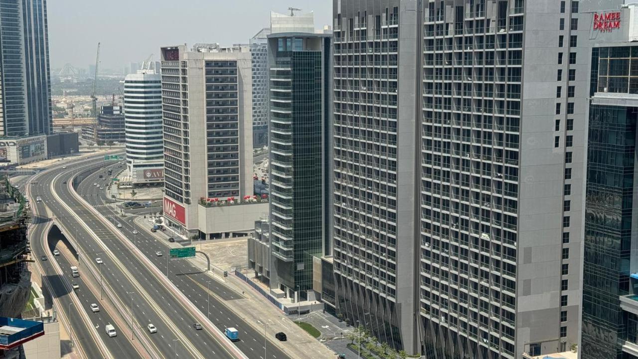 Апартаменты Magnificent - Damac Distinction Downtown Дубай Экстерьер фото